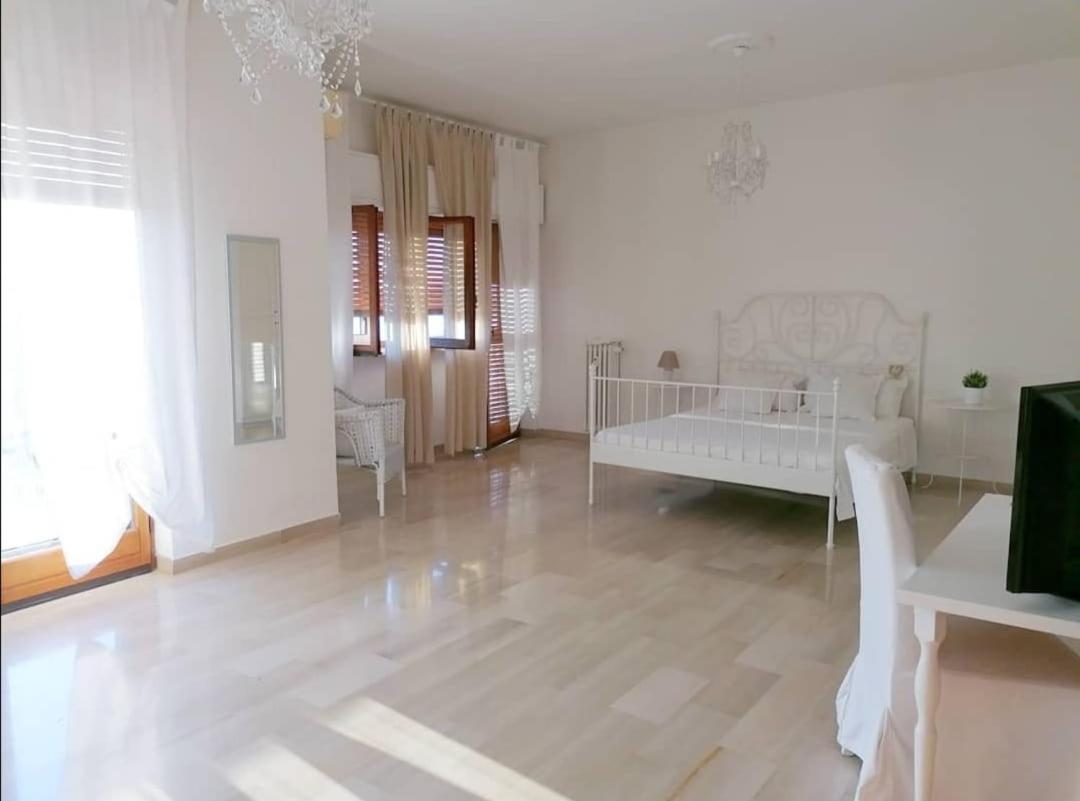 Castello Aragonese Suites Таранто Екстер'єр фото