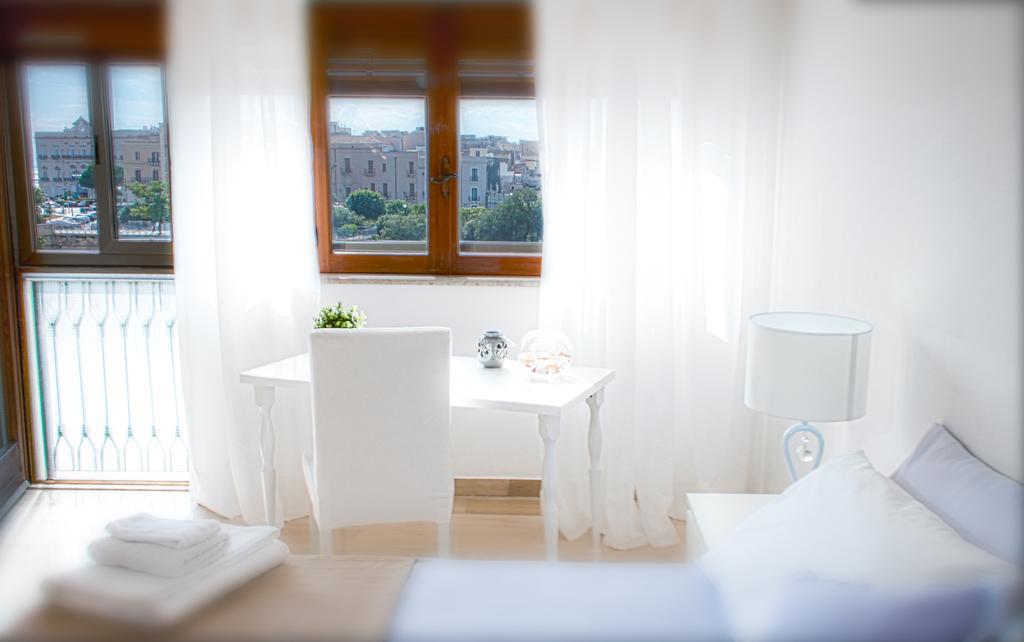 Castello Aragonese Suites Таранто Номер фото